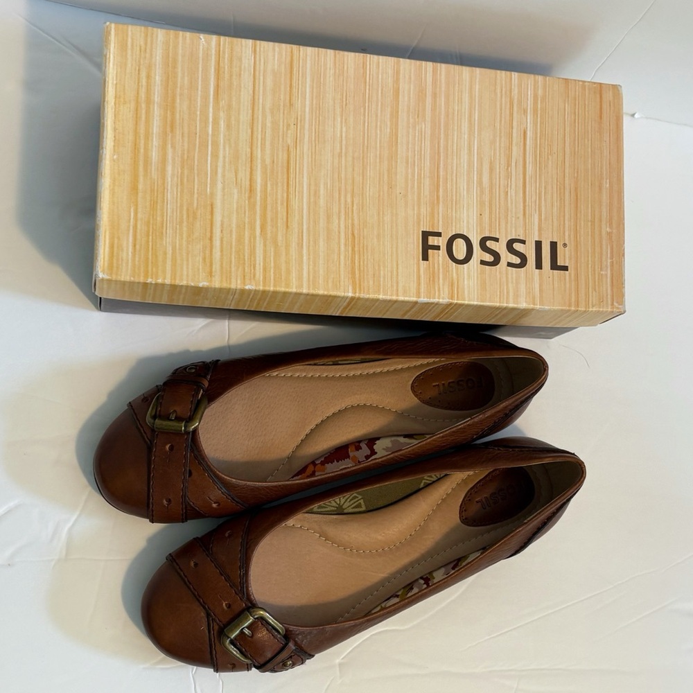 NWT Fossil Brown Leather Sandy Flats with Glossy Finish - Picture 9 of 12